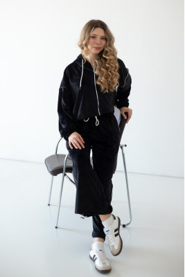 Костюм жіночий